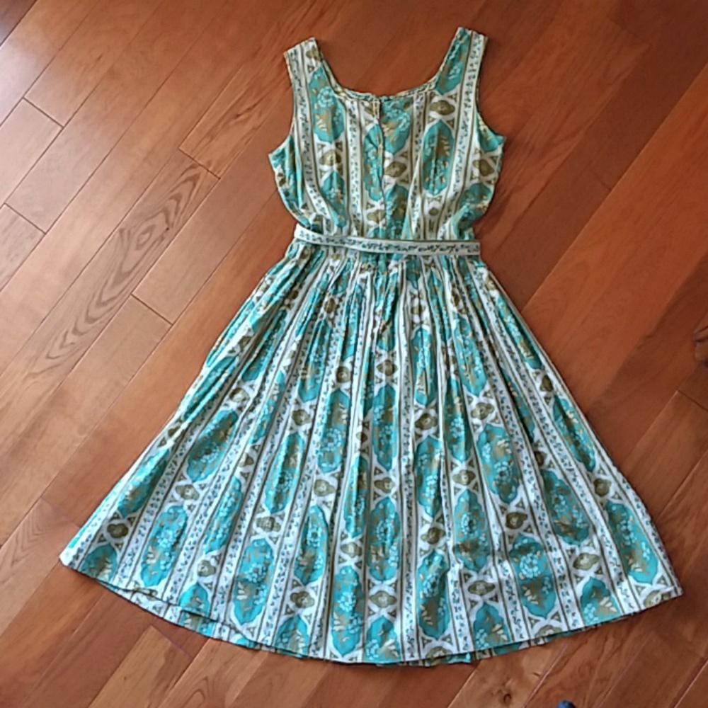 Vintage 1960's Summer Dress with Belt - Picture 4 of 6